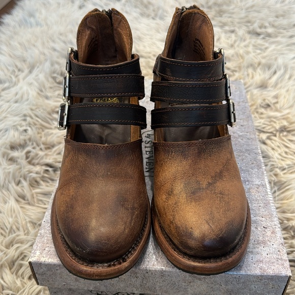 EUC Freebird Dawson in Cognac, size 6 - Picture 3 of 6